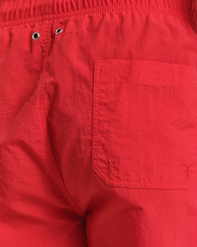 Crafted from 100% recycled polyamide, these GANT swim shorts are the perfect essential for the summer season. Cut for a regular fit, they have a mid-thigh length and a regular waist. They feature an embroidered GANT shield graphic on the left leg, side seam pockets, a single back pocket, and an elasticated drawstring waistband. 

Regular fit
Mid-thigh length
Regular waist
GANT graphic embroidered on left leg

 100% Recycled Polyamide 

920016000
 
 