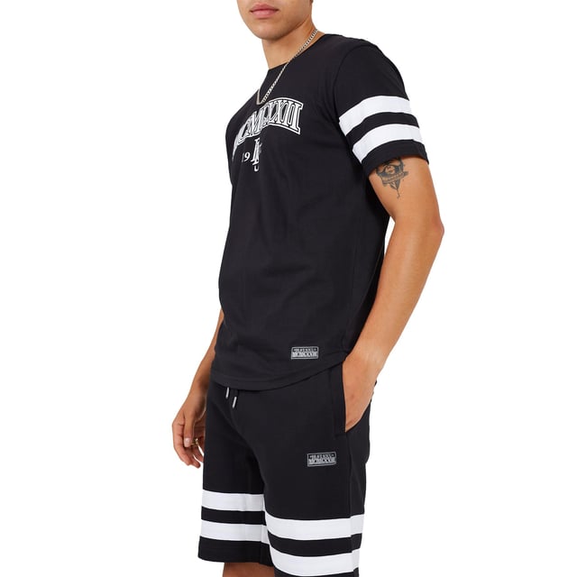Update your casual wardrobe with this t-shirt and shorts set from Brave Soul. The crew neck t-shirt features cut and sew panel detail on the chest and sleeves and embroidery detail on the chest, and the matching shorts feature two side pockets and embroidery detail on the leg. This set boasts style and comfort for the perfect everyday outfit. Model wears UK size M.