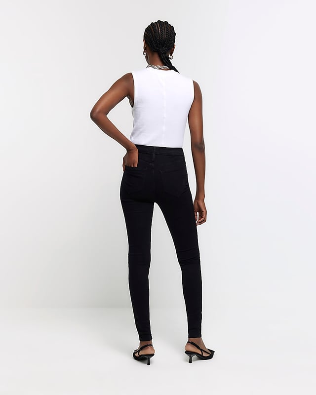 True authentic super stretch denim fabric, Super skinny fit, High waisted, Button and zip fly fastening, Classic 5 pocket styling, Belt loops