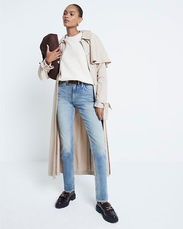Slim fit, High rise, Ankle grazers, Classic 5 pockets, Denim fabric, Belt loops, Button and zip fastening