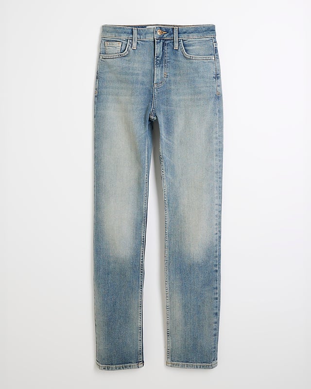 Slim fit, High rise, Ankle grazers, Classic 5 pockets, Denim fabric, Belt loops, Button and zip fastening