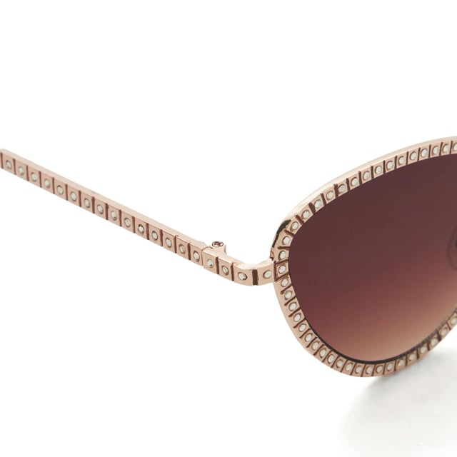 Let your eyes do the talking and slip on Glinting, a pair of diamante embellished sunglasses that add just the right amount of sparkle to your look.