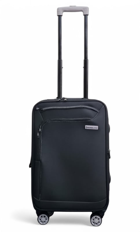 Lichtgewicht zwarte zachte koffer met 8 wielen voor handbagage Reis comfortabel en vol vertrouwen met deze stijlvolle Soft Shell-koffer. Ontworpen voor flexibiliteit, veiligheid en soepele bediening, zijn deze koffers ideaal voor zowel vakantiegangers als frequente vliegers. Met een duurzame constructie en praktische functies is het uw perfecte reisgenoot voor zowel korte als lange reizen. Kenmerken: • Soft Shell-constructie - Flexibele maar duurzame stoffen buitenkant voor lichtgewicht bediening en gemakkelijker opbergen. • Geïntegreerd combinatieslot - Het ingebouwde slot houdt uw bezittingen veilig en voldoet aan de veiligheidsnormen van de luchthaven. • 8-wiel spinnersysteem - Dubbele wielen bieden soepele 360° rotatie voor stabiele en moeiteloze manoeuvreerbaarheid. • Ruim en georganiseerd - Doordacht ontworpen interieurs bieden voldoende ruimte voor uw benodigdheden met gemakkelijke toegang. • Gemakkelijk schoon te maken - Veeg het oppervlak eenvoudig af met een vochtige doek om uw bagage er fris uit te laten zien. Afmetingen en specificaties: • Cabine: 59 x 37 x 23 cm | Gewicht: 2,8 kg | Inhoud: 41 l • Medium: 71,5 x 43 x 26 cm | Gewicht: 3,3 kg | Capaciteit: 66L • Groot: 82,5 x 49 x 28,5 cm | Gewicht: 4,0 kg | Capaciteit: 98L LET OP: Deze koffers worden afzonderlijk verkocht, niet als set. Selecteer dus uw voorkeursmaat!