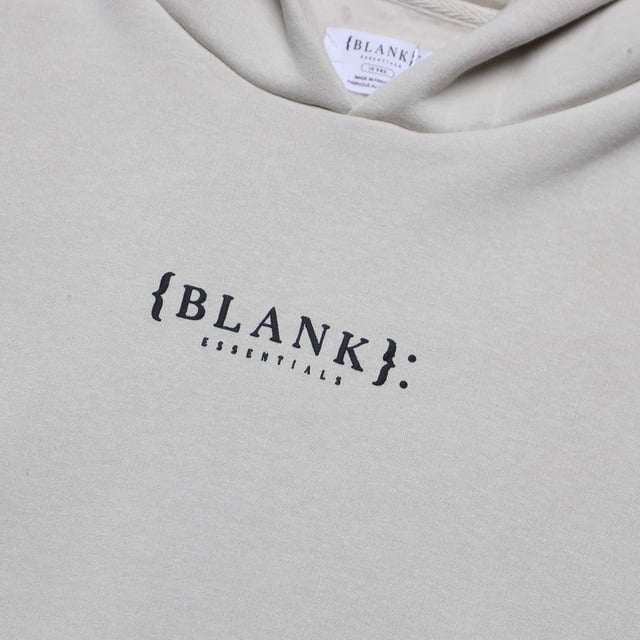 Blank Essentials Juniors Tech Fleece OTH Hoodie.- Slouchy hood.- Drop shoulders.- Ribbed cuffs and hem.- Logo on the front.- Regular fit. Material: 70% Cotton, 30% Polyester. Ref: BEKIDS055OT.