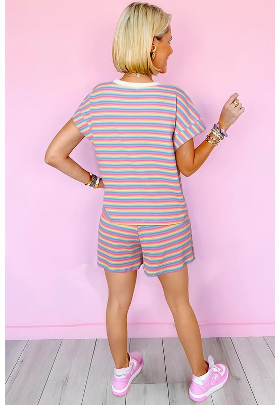 Our styles are designed with a trendy fitted look in mind following an international size standard. For the best fit we suggest choosing one size up from your usual. Be sure to check our sizing chart to find your perfect match!
  Classic shorts set for summer with a stylish striped print
  Crew neck t
  shirt with a relaxed fit
  Shorts with a tasseled drawstring
  Breathable fabric for all
  day comfort
  Versatile set perfect for casual outings or lounging at home
  Effortlessly chic for a relaxed look
Material: 95% Cotton 5% Elastane