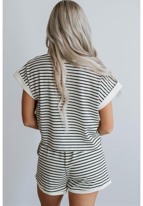 Our styles are designed with a trendy fitted look in mind following an international size standard. For the best fit we suggest choosing one size up from your usual. Be sure to check our sizing chart to find your perfect match!
  Striped tee and shorts set for a casual and fashionable look
  Relaxed fit and knit texture for comfort and versatility
  Classic black and white stripes for a timeless style
  Ideal for lounging exercise beach outings and more
  High elasticity for a comfortable fit
Material: 50% Cotton 47% Polyester 3% Elastane