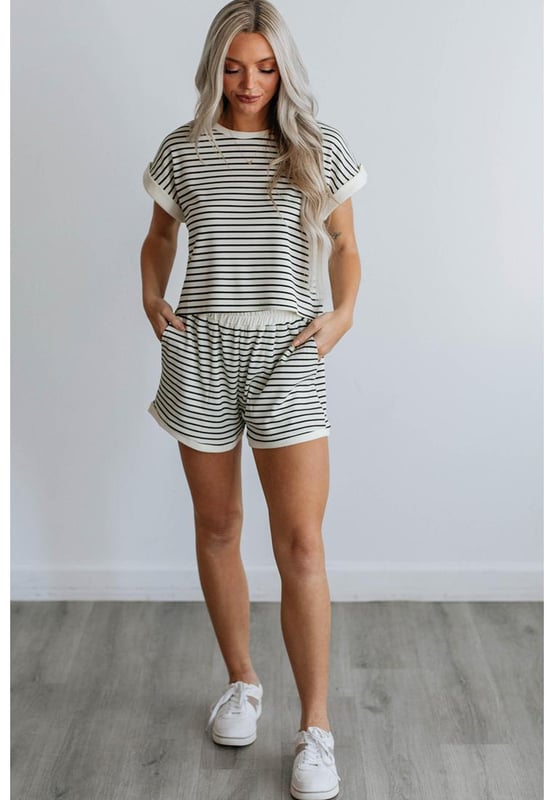 Our styles are designed with a trendy fitted look in mind following an international size standard. For the best fit we suggest choosing one size up from your usual. Be sure to check our sizing chart to find your perfect match!
  Striped tee and shorts set for a casual and fashionable look
  Relaxed fit and knit texture for comfort and versatility
  Classic black and white stripes for a timeless style
  Ideal for lounging exercise beach outings and more
  High elasticity for a comfortable fit
Material: 50% Cotton 47% Polyester 3% Elastane