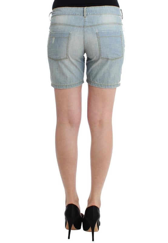 Ermanno Scervino Beachwear Denim Shorts
  Brand new with tags
  100% Authentic
  Material: 100% Cotton
  Color: Blue
  Model: Denim
  Button and zip closure in the front
  Logo details