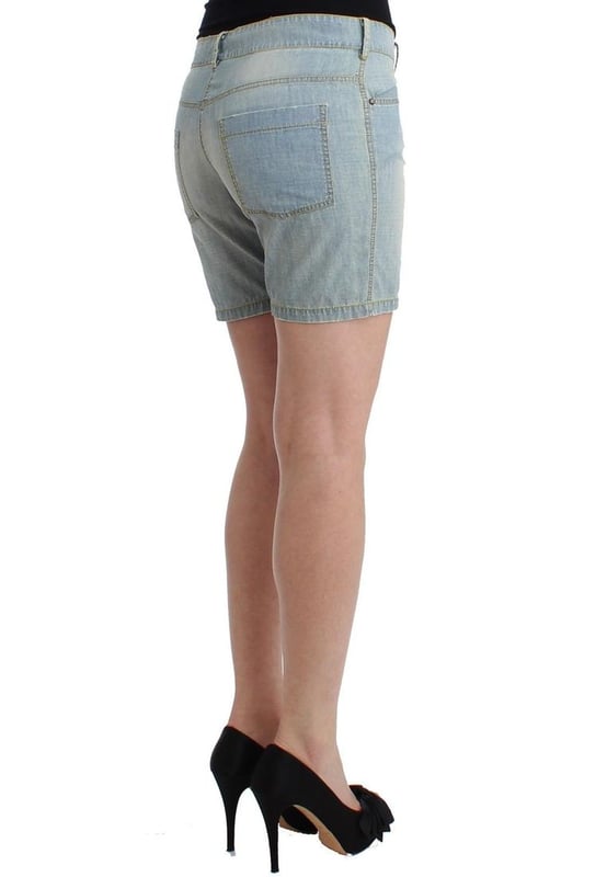 Ermanno Scervino Beachwear Denim Shorts
  Brand new with tags
  100% Authentic
  Material: 100% Cotton
  Color: Blue
  Model: Denim
  Button and zip closure in the front
  Logo details