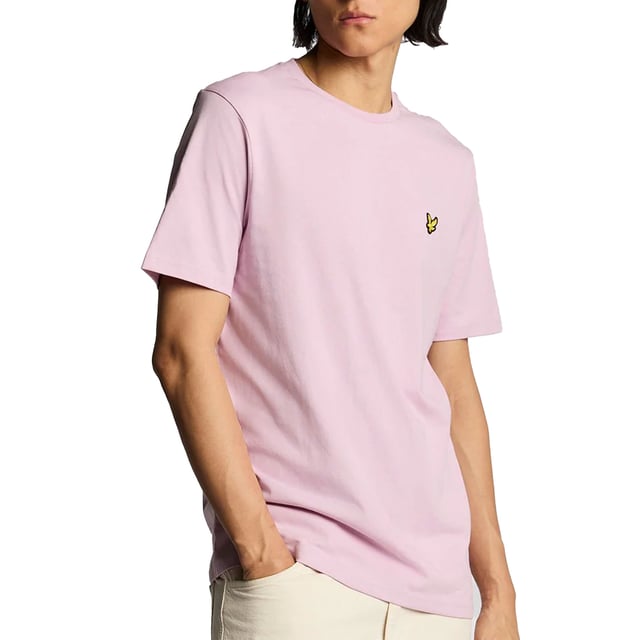 Lyle and Scott Men's T-Shirts
Style Code: TS400VOG
100% BCI cotton
190 gsm single jersey fabric
Set-in sleeves
Stitched sleeves and hem
Superior cut
Made in India
Short Sleeve
Crew Neck
Brand Logo on Chest
Breathable
Ribbed Neck, Hem and Cuffs
Soft Cotton Fabric
Regular Fit
Ideal for Casual Wear
Excellent Quality
Machine Washable