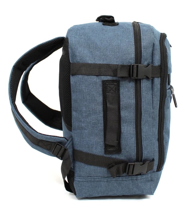 Mochila de cabina de 40 x 20 x 25 cm para Easy Jet y Ryanair. Mochila Mochila 40x20x25 cm Bolsa de viaje debajo del asiento para Easy Jet, Ryanair · CUMPLE CON RYANAIR Y LISTO PARA CABINA: Diseñado para adaptarse a los requisitos de equipaje de mano gratuito de Ryanair, lo que le permite evitar cargos adicionales. También está aprobado para su uso en cabina en otras aerolíneas importantes, incluidas British Airways, Emirates, Lufthansa, Virgin Atlantic, KLM y más. · APROBADO PARA LA MAYORÍA DE LAS PRINCIPALES AEROLÍNEAS: Compatible con las pautas de equipaje de mano para las principales aerolíneas como Ryanair, British Airways, EasyJet y otras, esta bolsa le ayuda a ahorrar dinero y reduce el estrés del viaje para una experiencia más fluida en el aeropuerto. · CALIDAD Y DURABILIDAD SUPERIORES: Fabricado con materiales de primera calidad, este bolso está diseñado para ser duradero, ofreciendo resistencia y confiabilidad de larga duración, lo que lo hace perfecto para viajes, uso en el gimnasio o actividades diarias. OPCIONES DE ALMACENAMIENTO VERSÁTILES: Con un espacioso compartimento principal, un bolsillo doble frontal y cinco bolsillos más pequeños, este bolso ofrece amplio espacio para guardar objetos esenciales como el teléfono, la cartera, las gafas y los libros, manteniéndolos organizados y fácilmente accesibles. DISEÑO CÓMODO Y FUNCIONAL: Diseñado con correas de hombro acolchadas y un práctico asa superior, este bolso garantiza comodidad sin sacrificar la funcionalidad, lo que lo convierte en el compañero ideal para cualquier viaje. ESPECIFICACIONES: Dimensiones: 40 x 25 x 20 cm | Peso: 480 g | Capacidad: 20 L