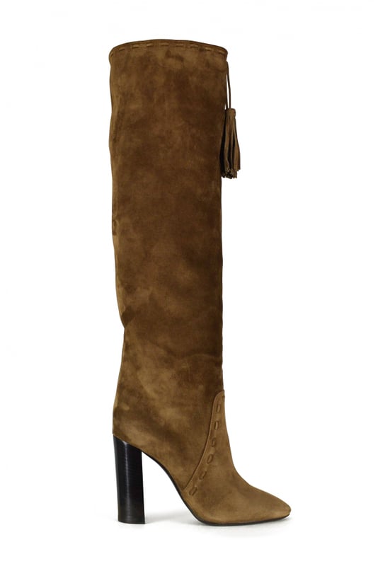 Botas Meurice Saint Laurent en ante camel.Cordones y pompones con flecos decorativos.Use liso o arrugado.Altura del tacón 10,5 cm.Suela de cuero.Made in Italy.