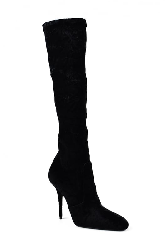 Botas Saint Laurent Talia de terciopelo negro.Punta redonda.Tacón de aguja de 11 cm.Suela de cuero.Made in Italy.