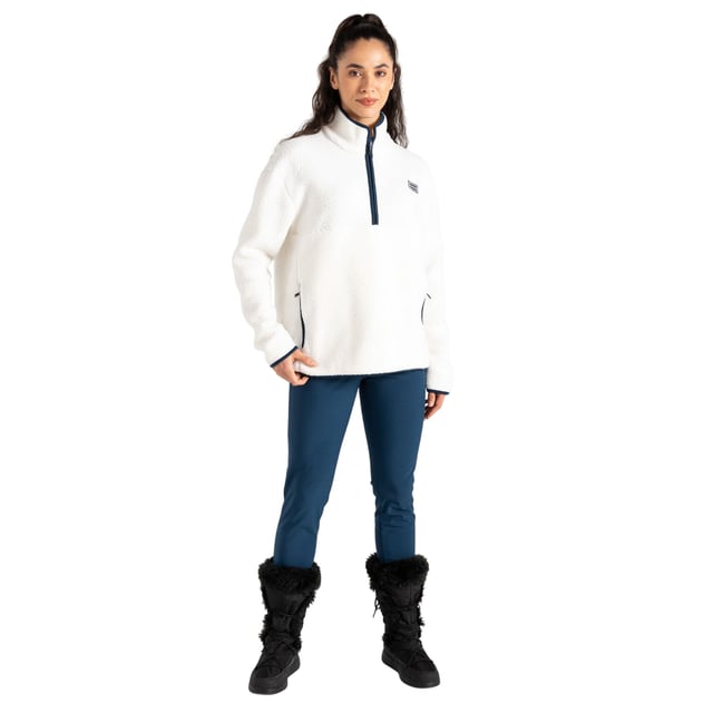 100% Polyester. Fabric: Borg, Fleece. Design: Logo, Plain. Trim: Contrast. Sleeve-Type: Long-Sleeved. Neckline: Standing Collar, Stretch Binding. Cuff: Stretch Binding. Pockets: 2 Lower Pockets. Fastening: Quarter Zip. Hem: Stretch Binding. Sustainability: Made from Recycled Materials. 8 UK: 32 in. 10 UK: 34 in. 12 UK: 36 in. 14 UK: 38 in. 18 UK: 43 in. 16 UK: 40 in.