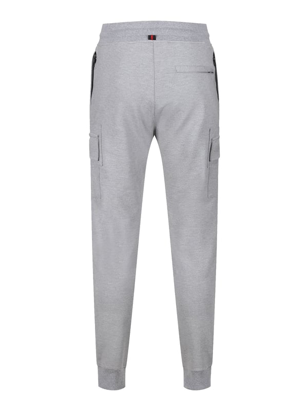 LUKE Mainline is all about creating well-crafted, premium wardrobe essentials and these joggers are a case in point. They feature a comfy drawcord waist, essential side zip pockets, a patch pocket on each leg and soft rib cuffs. They are detailed with dark pewter gloss trims and are complete with brands iconic raised metal lion felt badge on the left leg.