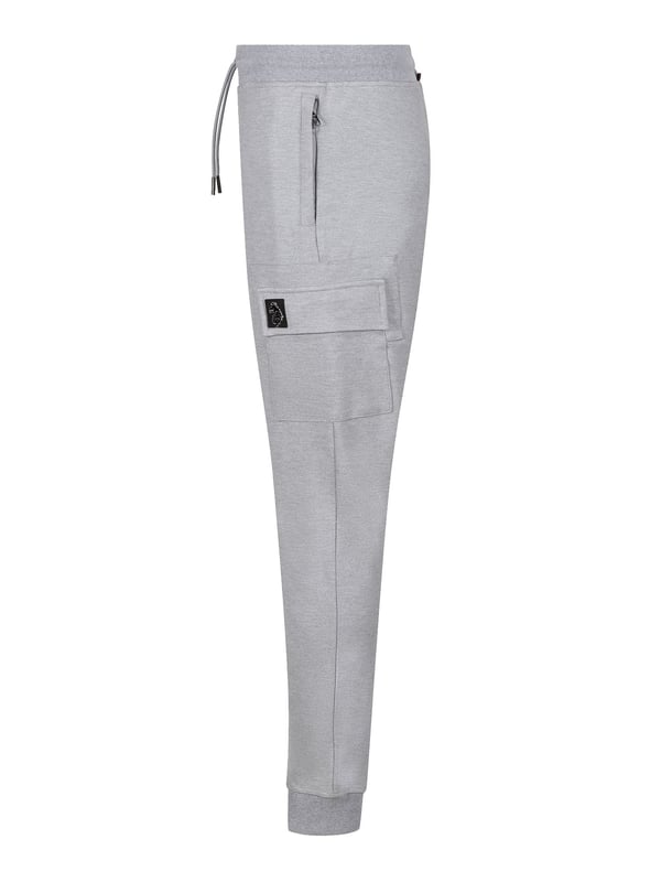 LUKE Mainline is all about creating well-crafted, premium wardrobe essentials and these joggers are a case in point. They feature a comfy drawcord waist, essential side zip pockets, a patch pocket on each leg and soft rib cuffs. They are detailed with dark pewter gloss trims and are complete with brands iconic raised metal lion felt badge on the left leg.