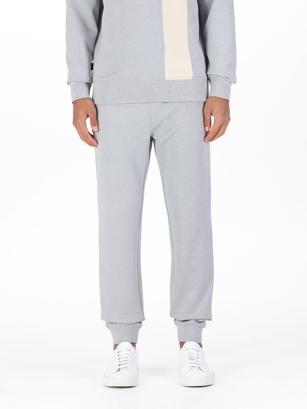 When it comes to sportswear staples, LUKE have you covered with these classic joggers. Crafted from a stretchy tricot with a comfy drawcord waistband, theyre ideal for everyday wear. They are detailed with contrast side welt pockets and are complete with the brands iconic lion head embroidery on the left leg.