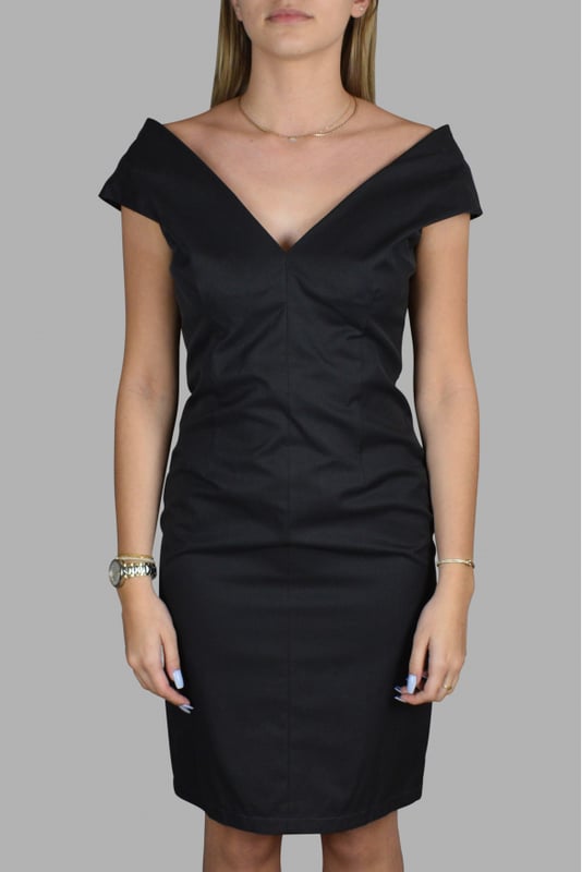 Vestido Prada escotado en algodón gris.Cierre de cremallera dorado en la espalda.Ligera apertura en la espalda.100% algodón.Made in Italy.