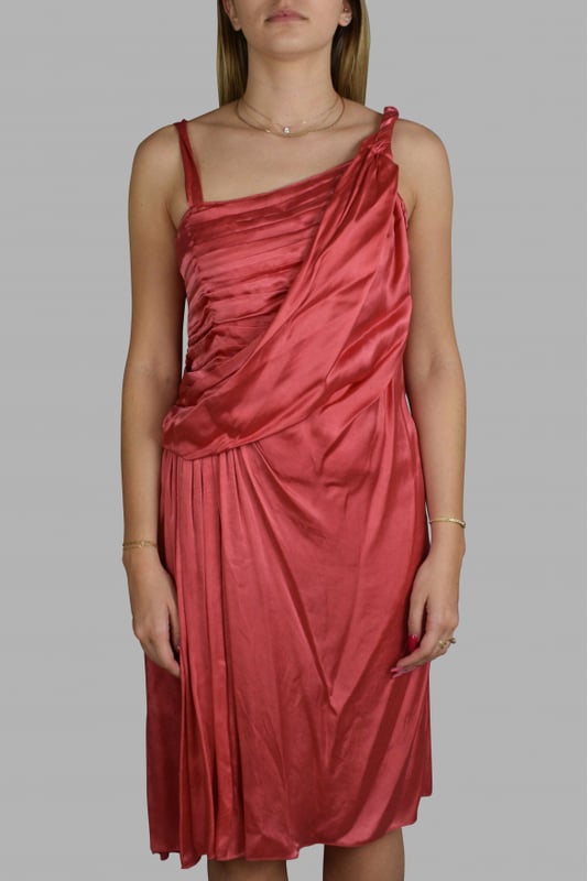 Roze soepele jurk van Prada.Geplooide stoffen details.Asymmetrische mouwen.100% cupro.Gemaakt in Italië.