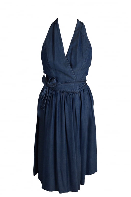 Vestido azul Prada.Cruzado a la cintura con cinturón de lazo.Fabricado con materiales reciclados.Espalda descubierta.