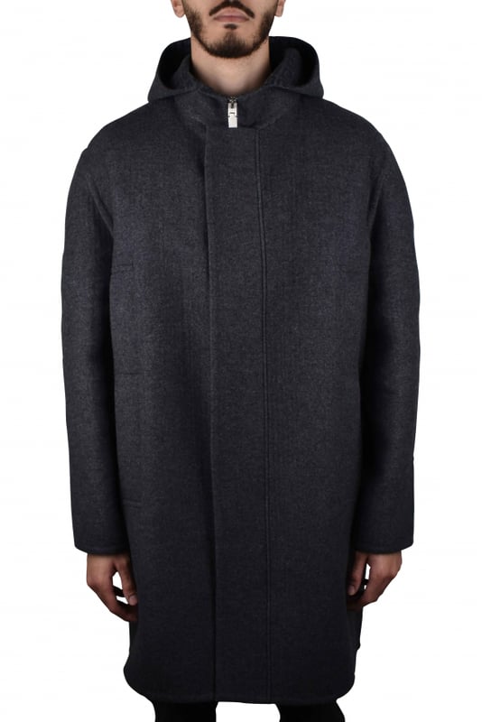 Abrigo de lana/seda/cachemira gris Givenchy con capucha.Puños y bajo de canalé.Forro estampado con logotipo Givenchy.Mangas largas.Bolsillos delanteros de ojal.Cremallera frontal oculta.Made in Italy.