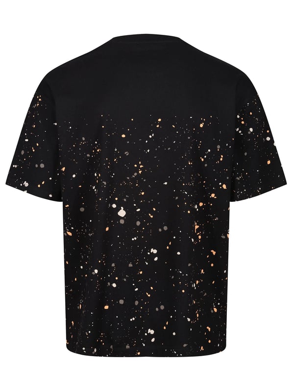 This stylish, paint splatter tee from LUKE is sure to be your go to this season. Cut to a relaxed fit, it is styled with a soft rib crew neck for all day comfort and features a LUKE EST. 1977 text print at the centre of the chest.