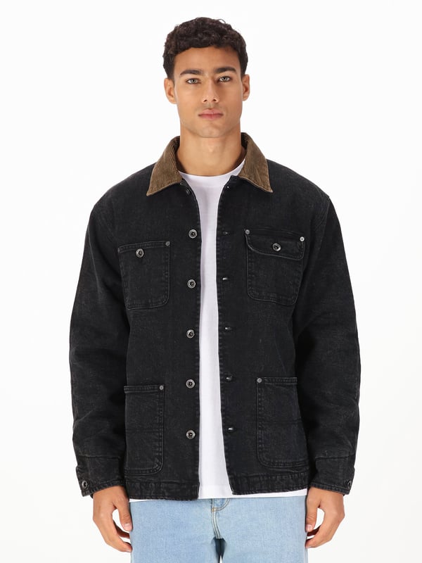 An absolute transitional wardrobe staple, LUKE introduces this expertly crafted denim shacket. Perfect for layering in the cooler months. It sports a stylish contrast cord collar. Its styled with two chest pockets that feature LUKE denim buttons and two lower front open pockets for all of your essentials. It is then lined with a stylish checked premium cotton fabric for your comfort.
