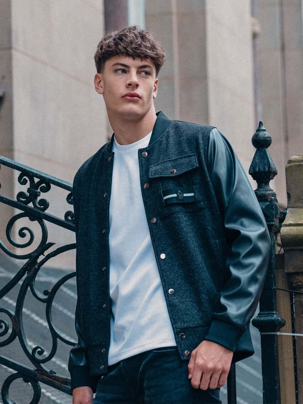 This premium varsity jacket from LUKE MAINLINE is your winter wardrobe staple. Constructed from our luxury Meltech fabrication, it is fully lined, and features contrast recycled PU sleeves. It is styled with shiny pewter snap buttons, soft rib trims throughout and a left chest pocket. This piece features a removable striped tape and is complete with the brands iconic raised metal felt badge.