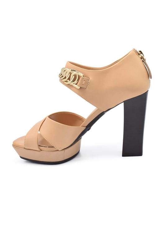 Tod's sandalen van nudeleer met open neus.Hak 10 cm.Made in Italy.