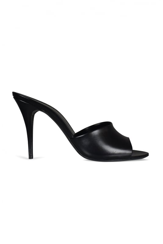 Mules con punta abierta Saint Laurent modelo 16 en piel lisa negra.Altura del tacón 9,5 cm.Suela de cuero.100% piel de cordero.Made in Italy.