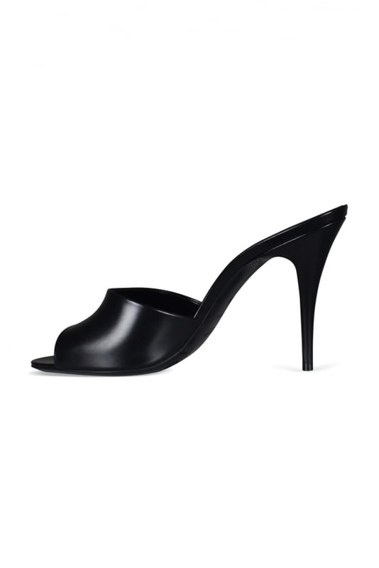 Mules con punta abierta Saint Laurent modelo 16 en piel lisa negra.Altura del tacón 9,5 cm.Suela de cuero.100% piel de cordero.Made in Italy.