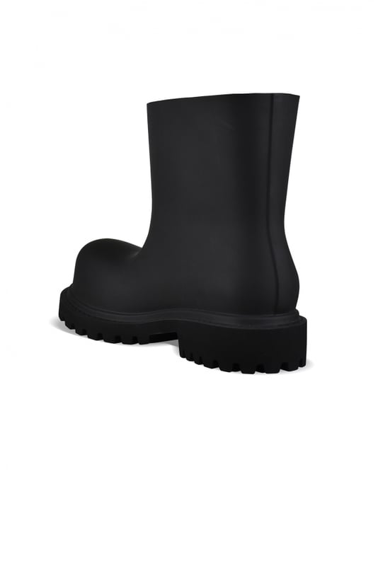Botines Balenciaga Steroid negros.Enteramente en EVA (etileno vinil acetato).Logotipo Balenciaga en el exterior.Estilo slip-on. Pala extra redonda.Suela negra gruesa con muescas.Made in Italy.