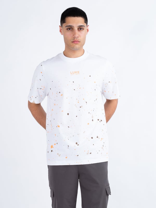 This stylish, paint splatter tee from LUKE is sure to be your go to this season. Cut to a relaxed fit, it is styled with a soft rib crew neck for all day comfort and features a LUKE EST. 1977 text print at the centre of the chest.