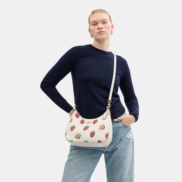 Teri Shoulder Bag in Strawberry Print
