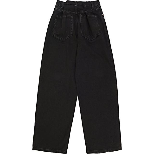 87% organic cotton, 13% recycled cotton. Raey's washed-blue Extra Fold jeans are cut from organic and recycled cotton to a wide leg and cropped boyfriend shape for a slouchy fit. Raey fuses sharp silhouettes with luxury fabrics to create clean, minimal and effortless pieces for contemporary women as featured in Marie Claire, Elle and Stella. 'Made with 87% organic and 13% recycled cotton. Organic cotton is grown without synthetic pesticides and fertilisers, uses less water and emits up to 46% less greenhouse gas than non-organic. Recycled cotton reduces waste, uses fewer natural resources and has a lower environmental impact.'