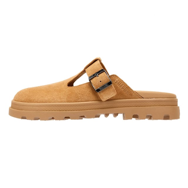 Suede mule sandals featuring a soft suede upper and comfortable microfiber lining. Designed with an adjustable buckle closure and added elastic for a secure fit. The molded footbed ensures all-day comfort, while the lightweight DuneLite outsole provides durable support.