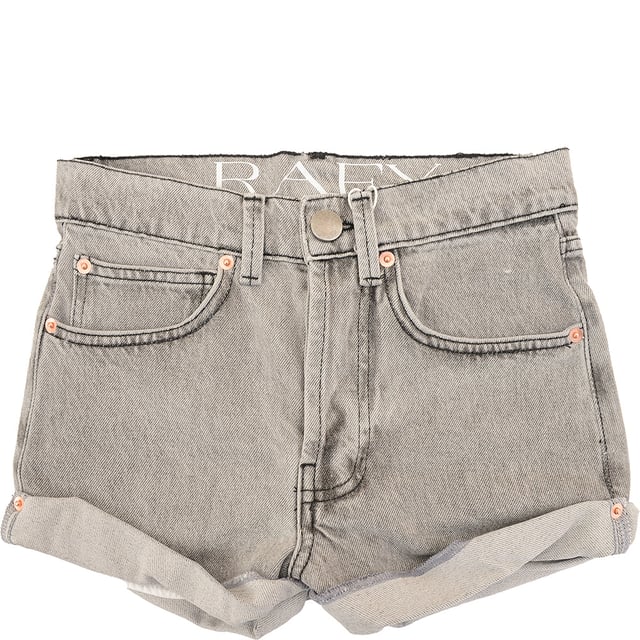 Sustainable meets stylish with the RAEY Women's Organic Rivet Shorts, crafted from a blend of 87% organic cotton and 13% recycled cotton. These shorts offer a comfortable, eco-friendly fit that’s perfect for warmer days. The subtle rivet detailing adds a modern, edgy touch, while the organic cotton fabric ensures breathability and softness. Ideal for everyday wear, these shorts combine a laid-back look with a commitment to sustainability, making them a versatile and responsible addition to your wardrobe.