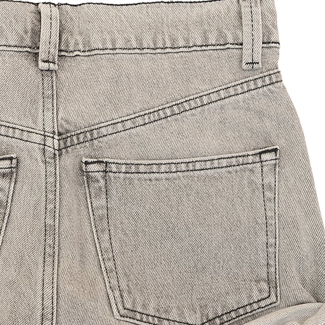 Sustainable meets stylish with the RAEY Women's Organic Rivet Shorts, crafted from a blend of 87% organic cotton and 13% recycled cotton. These shorts offer a comfortable, eco-friendly fit that’s perfect for warmer days. The subtle rivet detailing adds a modern, edgy touch, while the organic cotton fabric ensures breathability and softness. Ideal for everyday wear, these shorts combine a laid-back look with a commitment to sustainability, making them a versatile and responsible addition to your wardrobe.