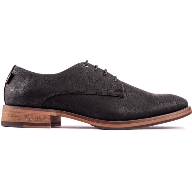 Enjoy fashion with a conscience with vegan footwear brand V.GAN. This mens plain toe derby from the newly launched vegan shoe company is exclusive to SOLE & SOLETRADER and is smartly finished with subtle branding details. This lace-up style is free of animal products, is PETA approved and is made in a vegan certified factory.