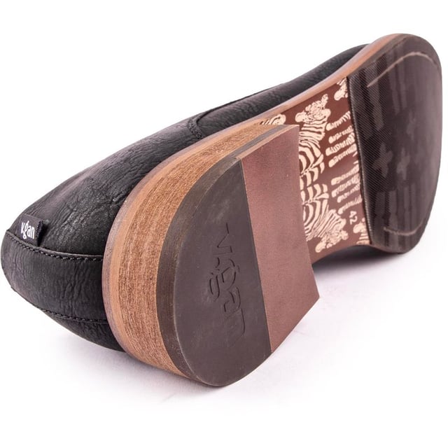 Enjoy fashion with a conscience with vegan footwear brand V.GAN. This mens plain toe derby from the newly launched vegan shoe company is exclusive to SOLE & SOLETRADER and is smartly finished with subtle branding details. This lace-up style is free of animal products, is PETA approved and is made in a vegan certified factory.