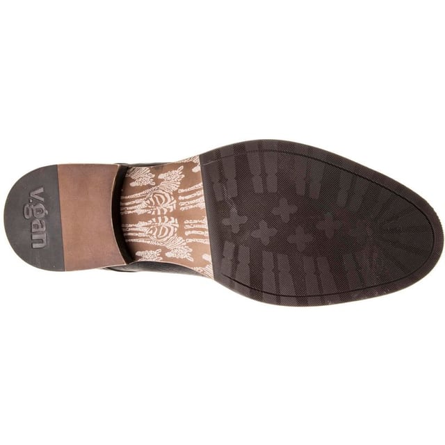Enjoy fashion with a conscience with vegan footwear brand V.GAN. This mens plain toe derby from the newly launched vegan shoe company is exclusive to SOLE & SOLETRADER and is smartly finished with subtle branding details. This lace-up style is free of animal products, is PETA approved and is made in a vegan certified factory.