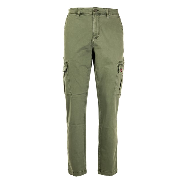 Herren-Sporthose der Marke Scuola Nautica Italiana, hergestellt aus hochwertigen Stoffen, die Komfort und Bewegungsfreiheit garantieren. Sie sind ideal für die Freizeit oder körperliche Aktivitäten und zeichnen sich durch ein modernes Design und feine Details wie funktionelle Taschen und elegante Oberflächen aus, die vom italienischen Nautikstil inspiriert sind. Perfekt für alle, die praktisch sein wollen, ohne auf Stil zu verzichten.