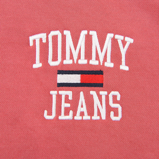 Elevate your casual style with the Tommy Jeans Plus Women's Purple College Logo Zip Detail Sweatshirt. With its bold college logo and zip detail, this sweatshirt combines sporty charm with modern flair. The rich purple color adds a vibrant touch, making it a statement piece in your wardrobe.

Made from a soft mixed cotton fabric, it provides comfort and breathability, perfect for all-day wear. Whether you're dressing down for a weekend outing or layering it up for cooler days, this sweatshirt offers effortless style and ease.

Details:

Classic college logo for a bold, athletic-inspired look

Zip detail for added style and adjustability

Soft and breathable mixed cotton fabric

Perfect for casual days or layering over your favorite pieces