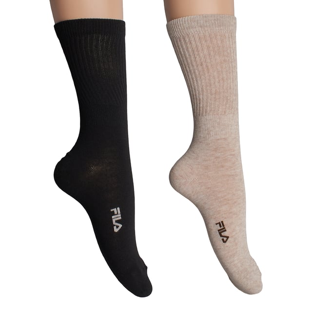 Pack-2 Calcetines Largos Deportivos F3611 para Hombre y Mujer Este pack de calcetines Fila es perfecto para quienes valoran la sencillez, la calidad y el confort en el día a día. Su diseño de caña alta acanalada proporciona sujeción sin presión, y su tejido suave ofrece una sensación agradable desde la primera puesta.
Detalles:
- Composición con alto porcentaje de algodón que aporta suavidad natural y transpirabilidad.
- Modelo unisex, apto para hombre o mujer.
- Caña alta con canalé elástico que mejora el ajuste y la estabilidad.
- Logo Fila bordado en el empeine.
- Logo Fila bordado en el empeine.
- Pack funcional de dos pares.
Una opción básica y versátil con el sello de calidad Fila. Ideal para quienes buscan calcetines altos. cómodos, discretos y duraderos para cualquier ocasión.
Composición: 88% Algodón, 11% Poliéster, 1% Elastano
Cuidados:
Lavar a máquina a un máximo de 30 °C.
No usar lejía ni blanqueadores.
No planchar.
No lavar en seco.
Secar al aire o en secadora a baja temperatura.