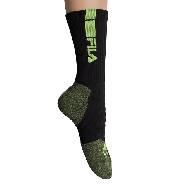 Calcetines Fila diseñados para acompañarte en cada entrenamiento o actividad diaria. Este pack de 2 pares combina diseño técnico, ajuste anatómico y materiales de alto rendimiento. Su estructura ergonómica con refuerzos estratégicos en talón, puntera y empeine mejora la sujeción del pie y reduce el desgaste por fricción.

Detalles:
- Pie anatómico reforzado.
- Ideal entrenamientos o running.
- Caña alta.
- Logo Fila bordado.
- Estructura izquierda y derecha para un mejor ajuste.
- Cuenta con soporte del arco.
- Pack de 2 pares.
- Variedad de colores.
- Fabricado en tejido con propiedades de secado rápido.
- Paneles reforzados alrededor de la puntera y el talón, los elementos más expuestos a la abrasión, aumentan la durabilidad de los calcetines y prolongan su vida útil.
- El acabado acanalado evita que los calcetines se resbalen.

Una opción ideal para quienes buscan calcetines de mujer resistentes, cómodos y con un look dinámico para el deporte o el uso diario.
 Composición: 97% Poliester, 3% Elastano
 Cuidados:
Lavar a máquina a un máximo de 30 °C.
No usar lejía ni blanqueadores.
No planchar.
No lavar en seco.
Secar al aire o en secadora a baja temperatura.