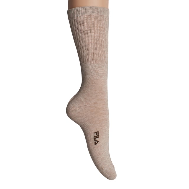 Pack-2 Calcetines Largos Deportivos F3611 para Hombre y Mujer Este pack de calcetines Fila es perfecto para quienes valoran la sencillez, la calidad y el confort en el día a día. Su diseño de caña alta acanalada proporciona sujeción sin presión, y su tejido suave ofrece una sensación agradable desde la primera puesta.
Detalles:
- Composición con alto porcentaje de algodón que aporta suavidad natural y transpirabilidad.
- Modelo unisex, apto para hombre o mujer.
- Caña alta con canalé elástico que mejora el ajuste y la estabilidad.
- Logo Fila bordado en el empeine.
- Logo Fila bordado en el empeine.
- Pack funcional de dos pares.
Una opción básica y versátil con el sello de calidad Fila. Ideal para quienes buscan calcetines altos. cómodos, discretos y duraderos para cualquier ocasión.
Composición: 88% Algodón, 11% Poliéster, 1% Elastano
Cuidados:
Lavar a máquina a un máximo de 30 °C.
No usar lejía ni blanqueadores.
No planchar.
No lavar en seco.
Secar al aire o en secadora a baja temperatura.