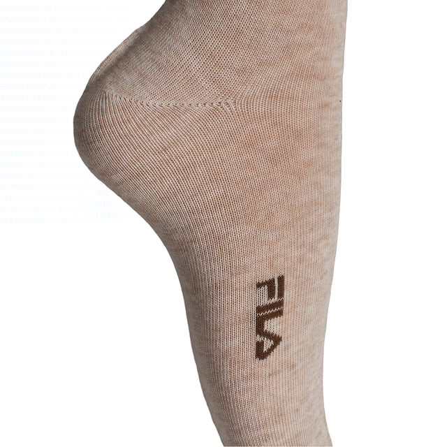 Pack-2 Calcetines Largos Deportivos F3611 para Hombre y Mujer Este pack de calcetines Fila es perfecto para quienes valoran la sencillez, la calidad y el confort en el día a día. Su diseño de caña alta acanalada proporciona sujeción sin presión, y su tejido suave ofrece una sensación agradable desde la primera puesta.
Detalles:
- Composición con alto porcentaje de algodón que aporta suavidad natural y transpirabilidad.
- Modelo unisex, apto para hombre o mujer.
- Caña alta con canalé elástico que mejora el ajuste y la estabilidad.
- Logo Fila bordado en el empeine.
- Logo Fila bordado en el empeine.
- Pack funcional de dos pares.
Una opción básica y versátil con el sello de calidad Fila. Ideal para quienes buscan calcetines altos. cómodos, discretos y duraderos para cualquier ocasión.
Composición: 88% Algodón, 11% Poliéster, 1% Elastano
Cuidados:
Lavar a máquina a un máximo de 30 °C.
No usar lejía ni blanqueadores.
No planchar.
No lavar en seco.
Secar al aire o en secadora a baja temperatura.