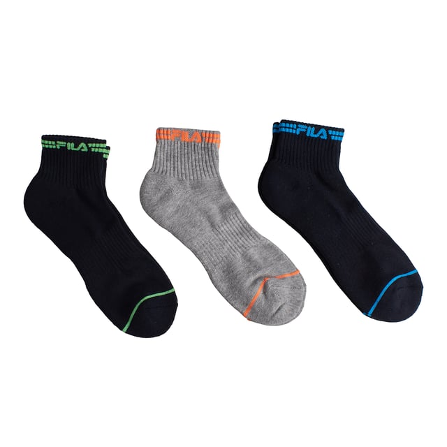 Los calcetines Fila Quarter de 3 pares están fabricados con hilos de alta calidad para un gran confort y una larga duración. Flexibles y dotados de una tela elástica al nivel del tobillo, se adaptarán fácilmente a tus pies para estar cómodo durante tus desplazamientos.

Detalles:
- Tejido de algodón.
- Suela acolchada, que proporciona absorción de impactos.
- 3 pares.
- Malla transpirable.
- Tobillos acanalados.
- Logo bordado.
- Estilo quarter, caña baja-media.
- Varios colores disponibles.
- Hilos de alta calidad para un óptimo confort y una gran durabilidad.
- Unisex.

Este pack de calcetines Quarter Fila es la elección perfecta para quienes valoran el confort sin renunciar al estilo. Con su diseño atractivo, materiales de calidad y ajuste ideal, son el complemento perfecto para tu día a día activo.
 Composición: 69% Algodón, 29% Poliester, 2% Elastano
 Cuidados:
Lavar a máquina a un máximo de 30 °C.
No usar lejía ni blanqueadores.
No planchar.
No lavar en seco.
Secar al aire o en secadora a baja temperatura.