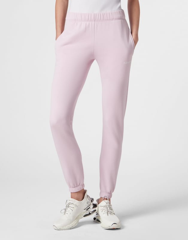 Diese Jogginghose ist die perfekte Ergänzung, um Ihre Ziele zu erreichen. Komfort und Leistung machen den Stil des Plein Sport aus.   Stretch-Baumwollfleece   Rippstrickbund mit Kordelzug   Zwei Einschubtaschen   Untere Bündchen aus Rippstrick