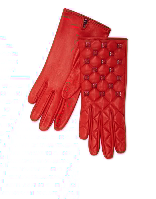 Tachuelas  Los detalles revelan quién es un auténtico amante del lujo. Estos guantes son lo que necesita para ser especial.   Napa suave con detalles acolchados en forma de diamante   Tachuelas de diamante   Forro de seda